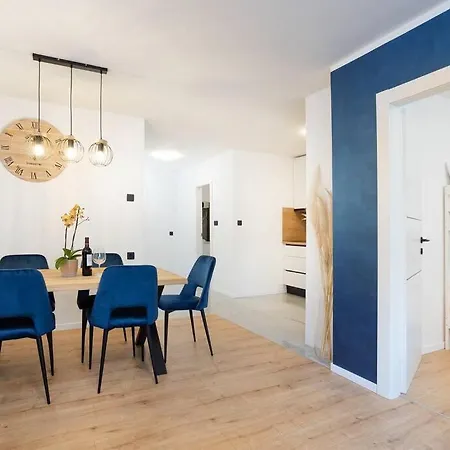 Glow Apartment *